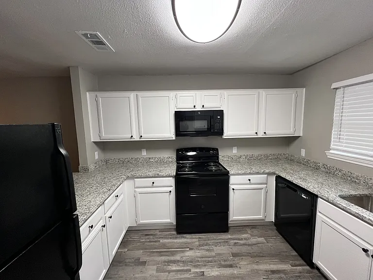 1601 Wynn Joyce Rd — Photo 13