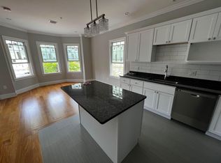 53 Savin Hill Ave FLOOR 3, Dorchester, MA 02125