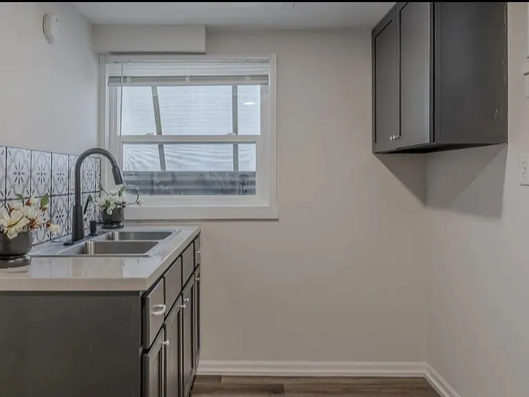 527 Bertrand St — Photo 18