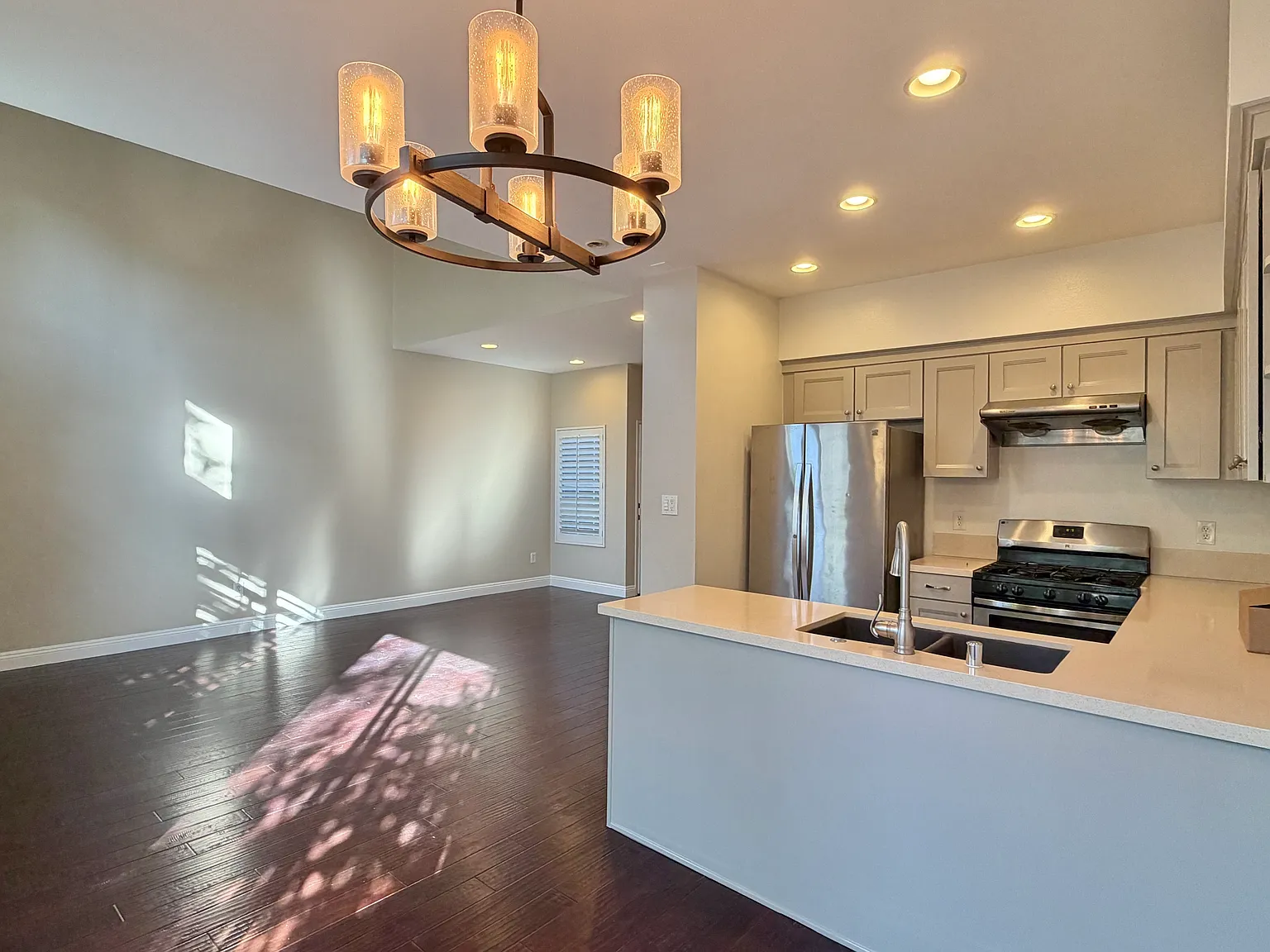 3 bed, 1479 sqft, $4,500 — Photo 4