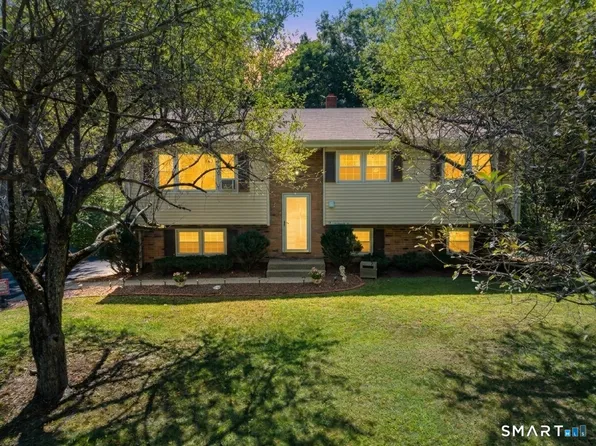 13 Polly Avenue, Killingly, CT 06078
