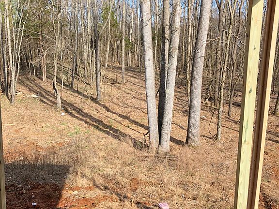 2nd image of 122 Rossview Pl
