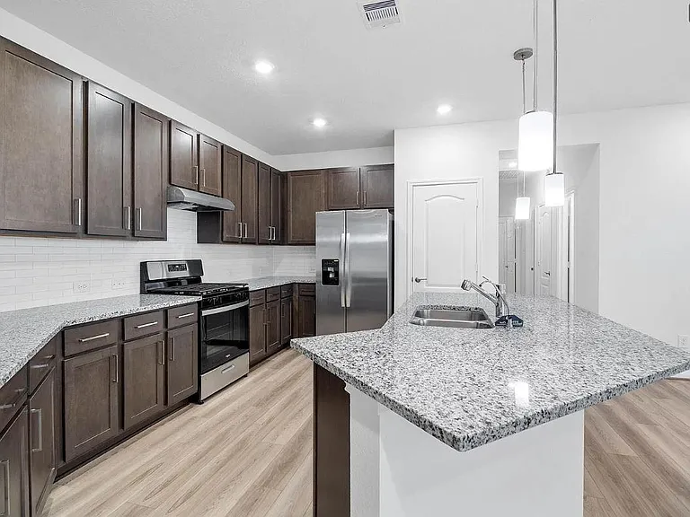7502 Sunlit Harbor Dr — Photo 4
