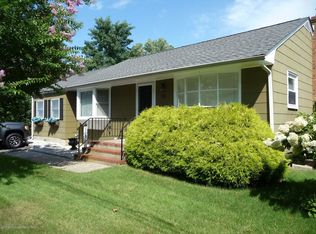 201 9th St, Belford, NJ 07718