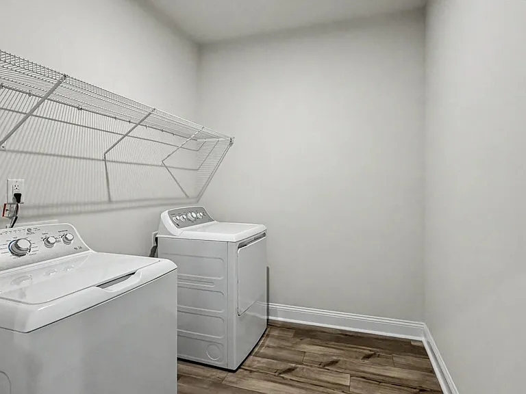7461 Linda Vista Ln — Photo 6