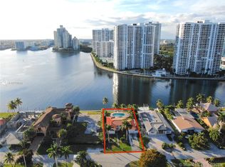 19000 N Bay Rd, Sunny Isles Beach, FL 33160