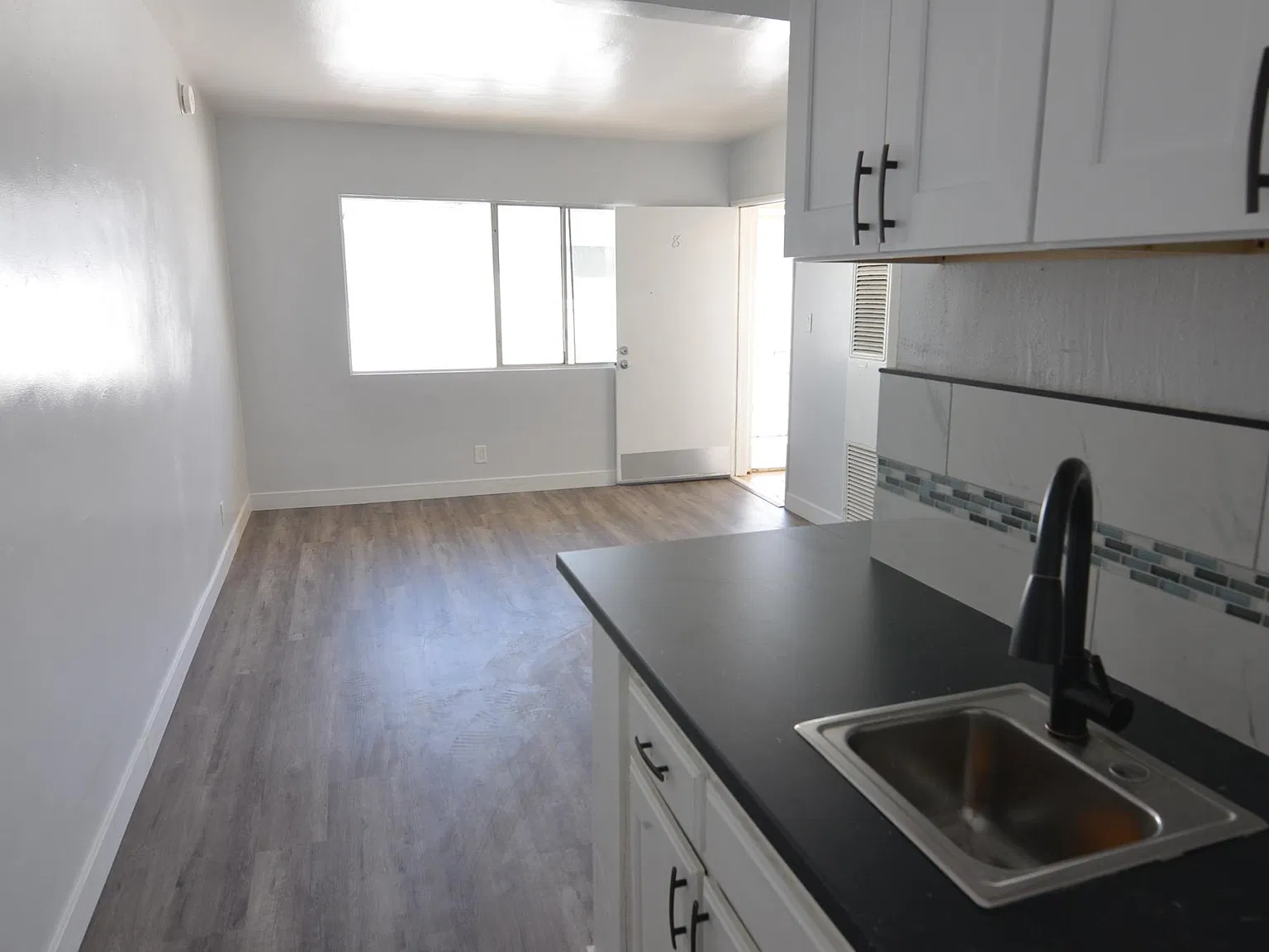 Studio, $1,400 — Photo 4