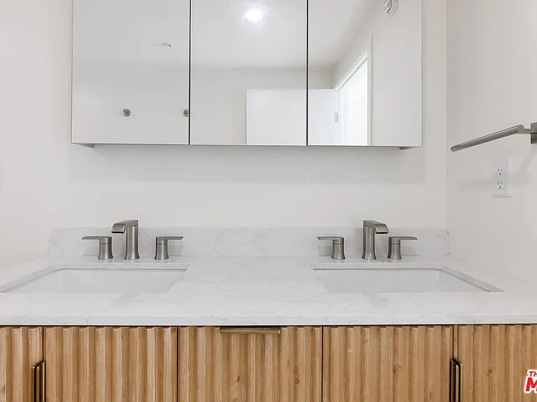 8561 Belmont St #6 — Photo 10