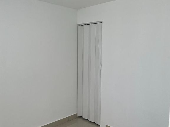 Unit Photo