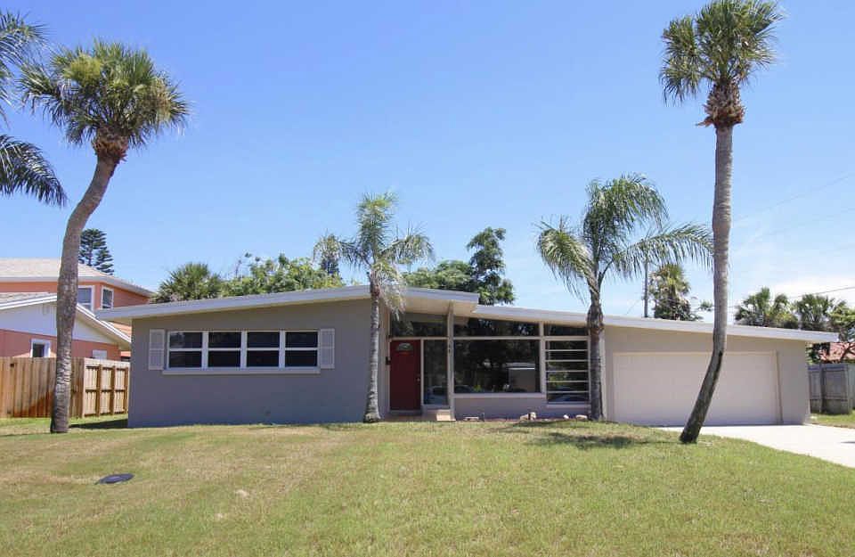 1st image of 44 Ivanhoe Dr