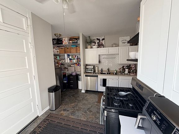 4th image of 4255-57 N Lockwood Ave #36ee5f520