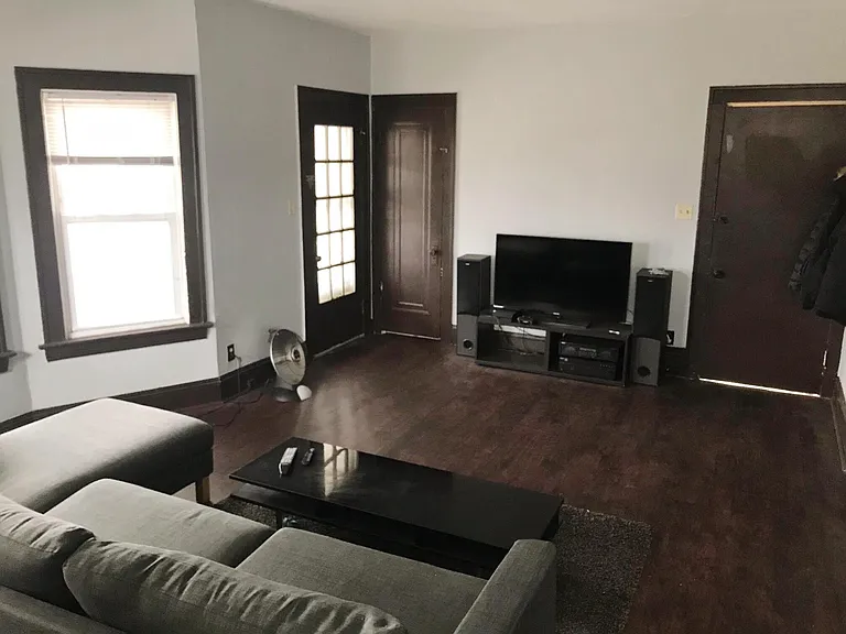 2226 Lewis Dr #UPSTAIRS — Photo 12