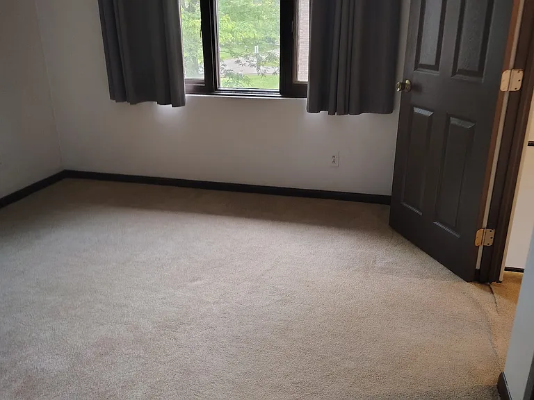 120 Vernon Ave #9 — Photo 3