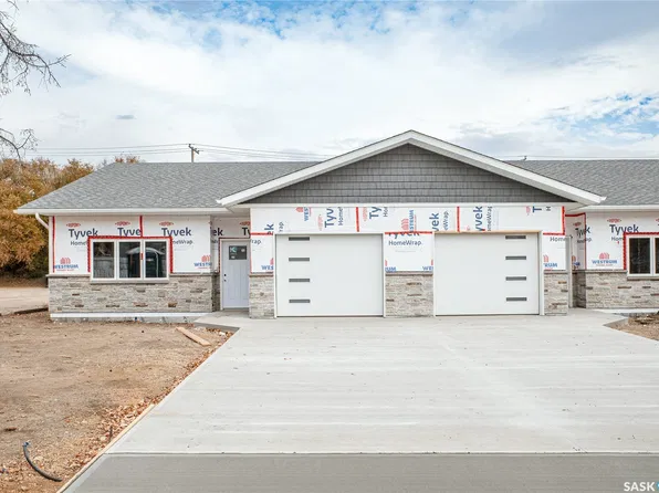 129 3rd Avenue NE #5, Moose Jaw, SK S6H 8A9
