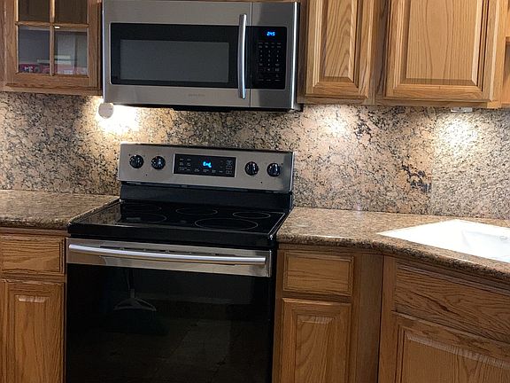 4th image of 105 Oak Rim Way