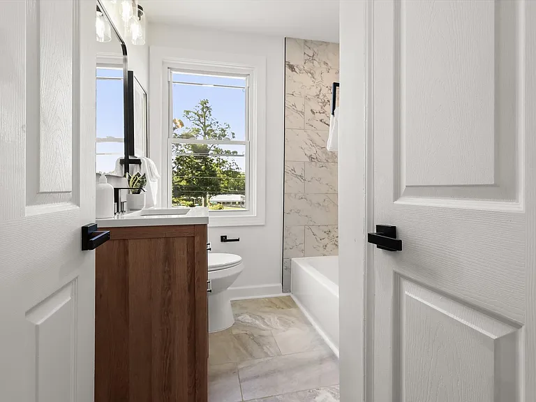 1302 Woodbourne Ave — Photo 16