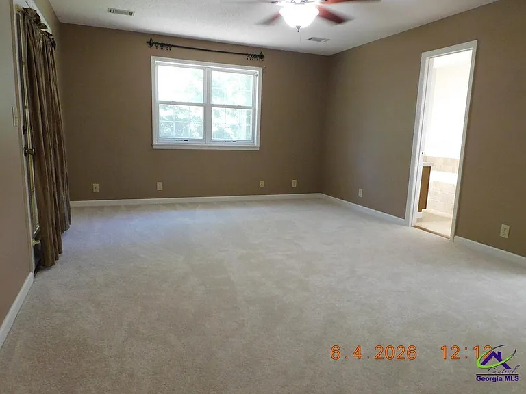 112 Charleston Ct — Photo 11