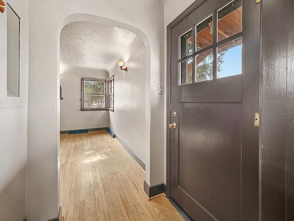 2nd image of 365 N 6th St