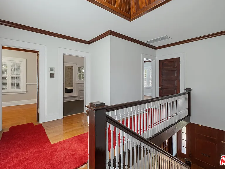 317 S Norton Ave — Photo 26