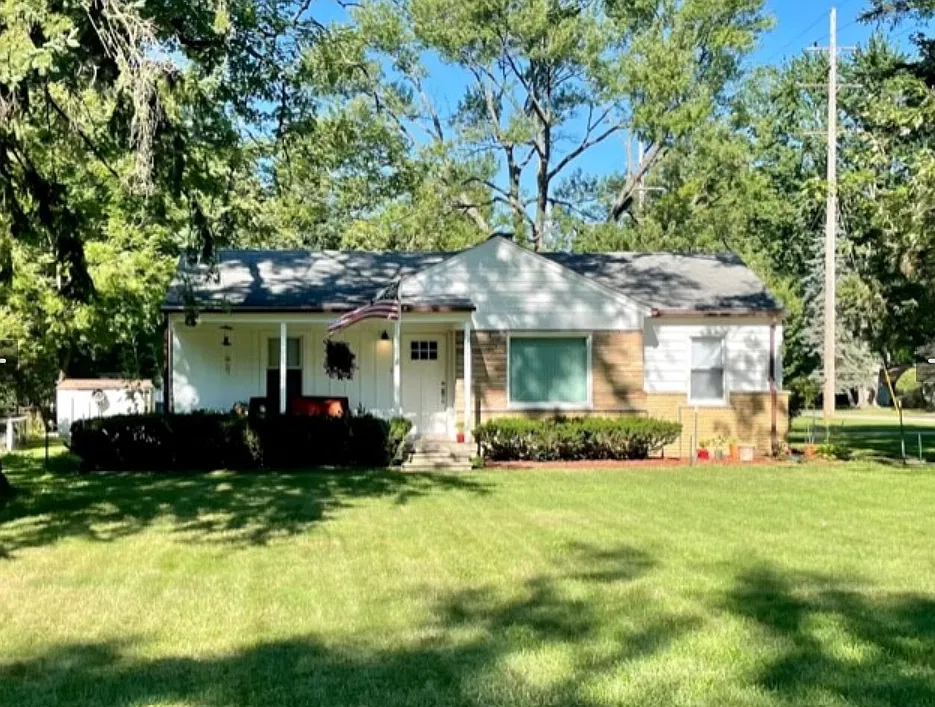 3 bed, 1584 sqft, $1,000 — Photo 1