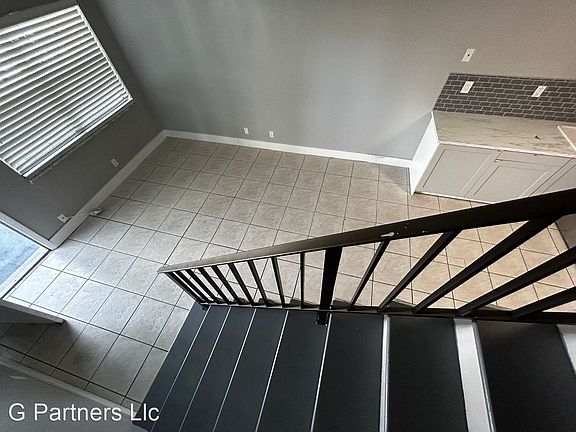 3rd image of 1045 NE 8th Ave #11865719