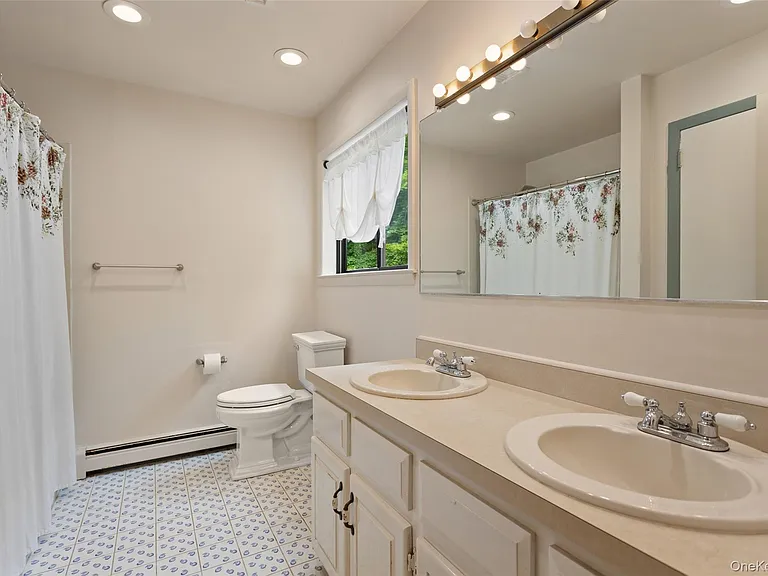 25 Cross Pond Rd — Photo 14