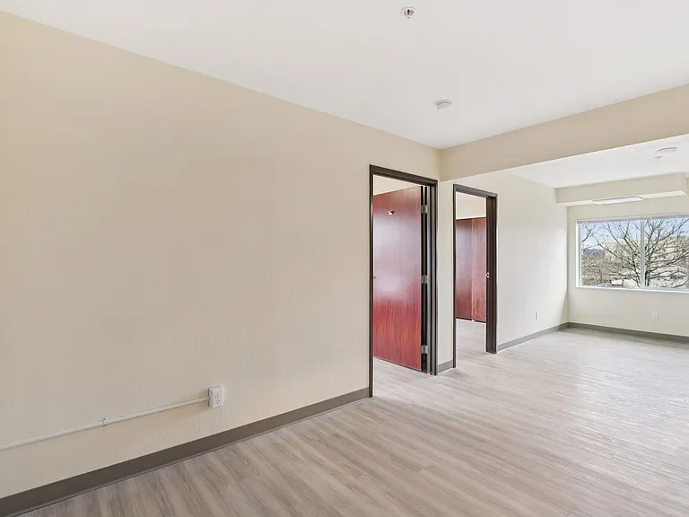 Woodland Flats Apartments — Photo 50