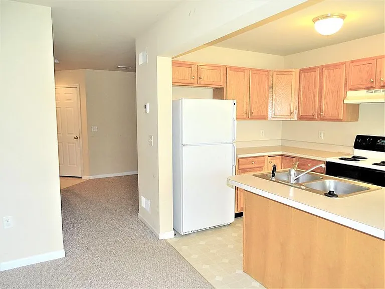 103 Pepperton Ct — Photo 4