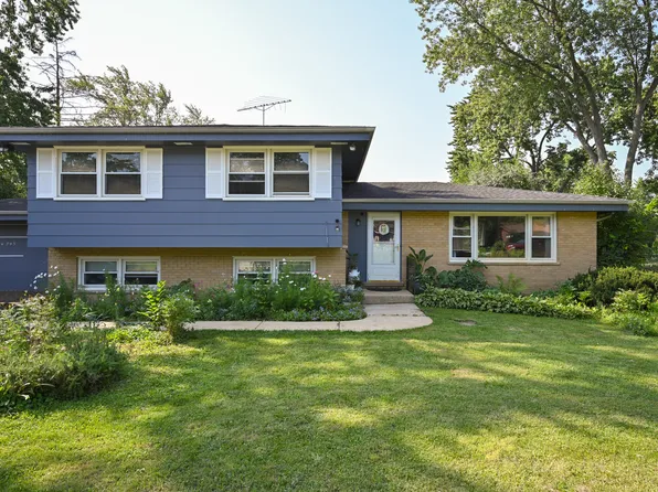 22W245 Thorndale Ave, Medinah, IL 60157