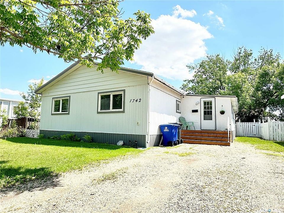 1st image of 1742 Coteau Ave