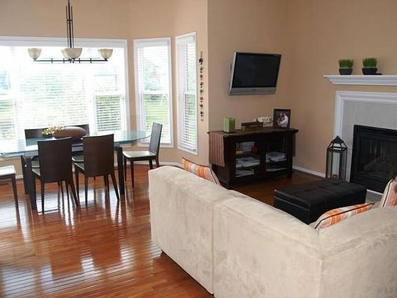 4th image of 5109 Whispering Springs Dr