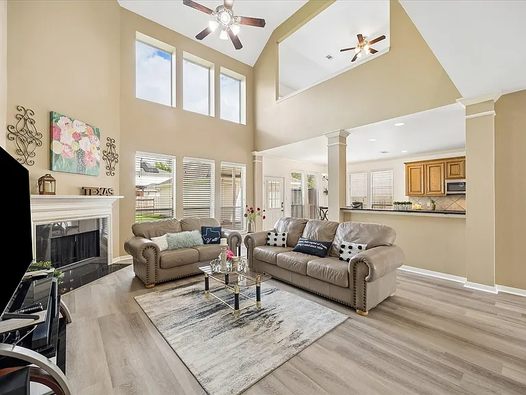 2614 Cezanne Cir — Photo 2