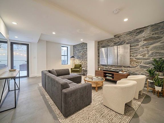3rd image of 325 W 93rd St #1AN