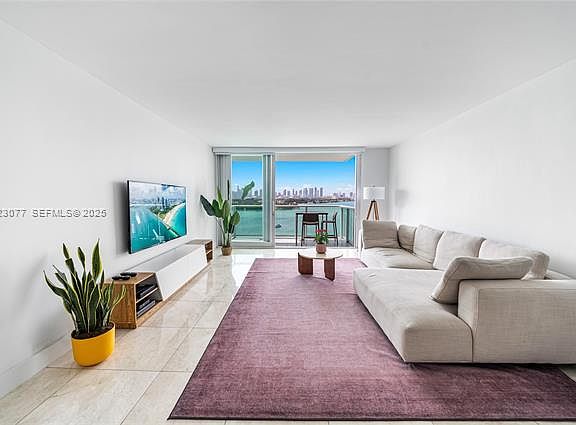 3rd image of 1000 West Ave APT 1516