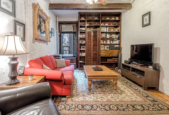 Sold by Kings Court Real Estate | media 20