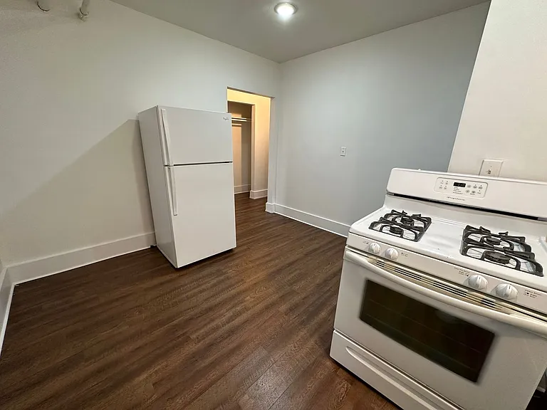 Manning Manor — Photo 25
