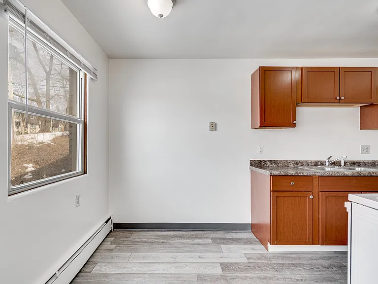 McCarron's View Apartments — Photo 50
