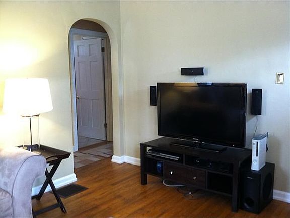 3rd image of 6851 Esther Ln