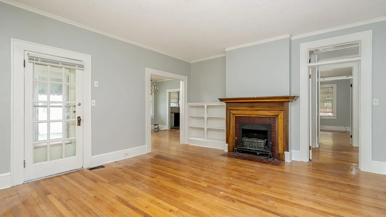 3 bed, 2.0 bath, 1619 sqft, $1,275 — Photo 1
