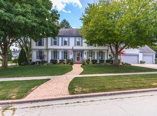 12 Oxford Ct, Bloomington, IL 61704