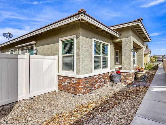 2nd image of 213 Copland Canyon Ave
