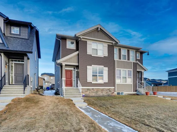 324 SW Dawson Dr, Chestermere, AB T1X 2R3