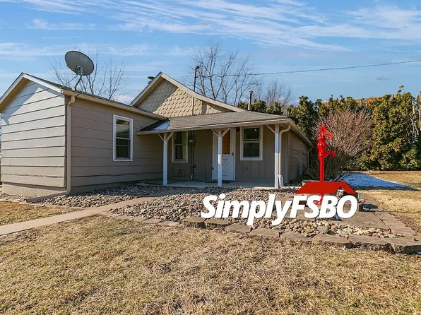 211 E 19th Ave, Coal Valley, IL 61240