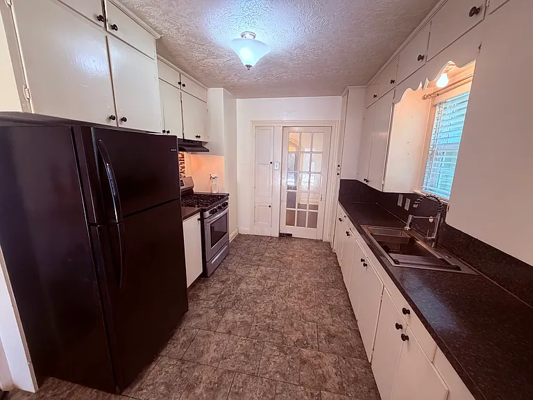212 W Hunnicutt St #1 — Photo 8