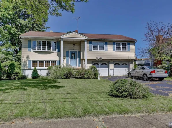 47 Knox Pl, Paramus, NJ 07652