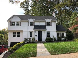 2320 N Stuart St, Arlington, VA 22207