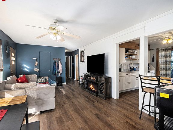 3rd image of 103 Paras Hill Dr