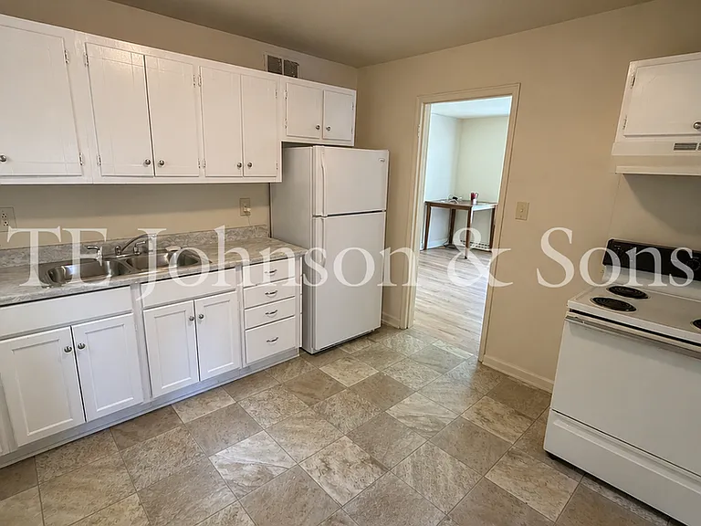 3616 Harvard Rd — Photo 4