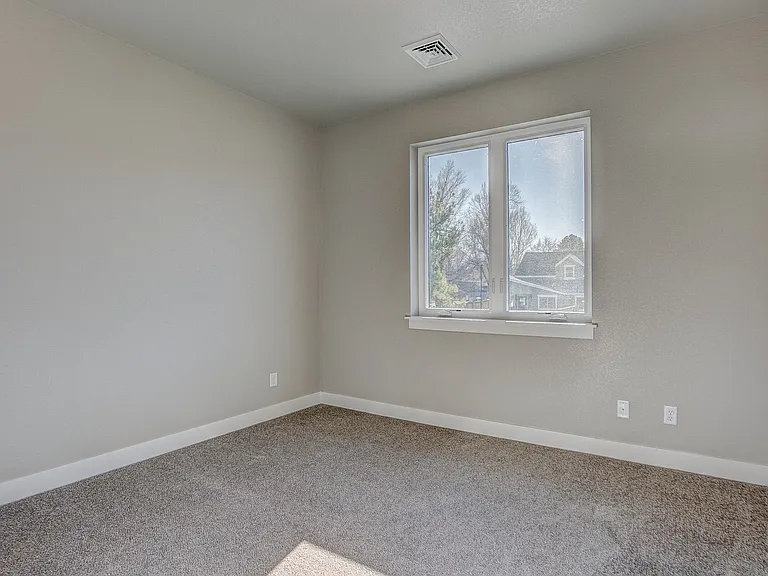 817 Cherokee Dr — Photo 18