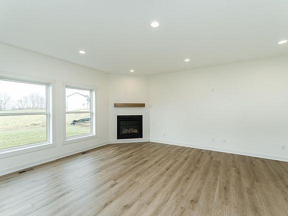 4th image of 1816 Robinson Ln NE
